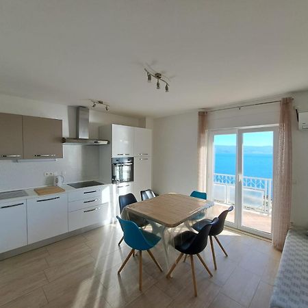 Apartman Leon Оміш Екстер'єр фото