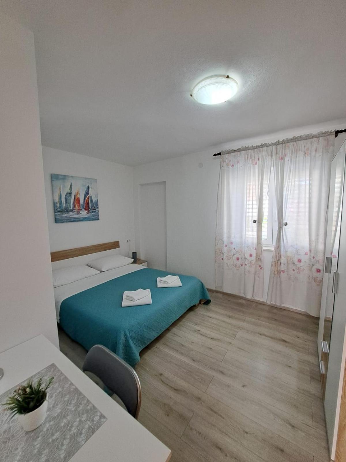 Apartman Leon Оміш Екстер'єр фото